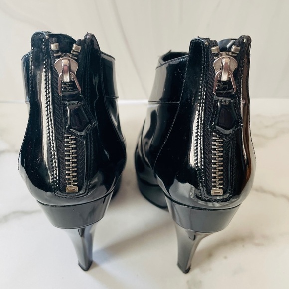 Burberry Patent Leather Zip Booties- Black EU 39.5 - Picture 6 of 12